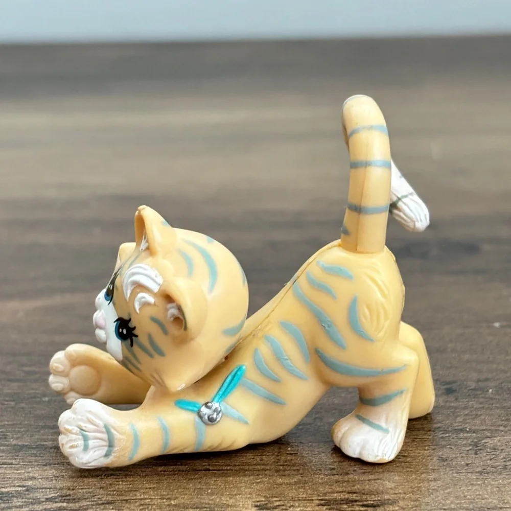 VINTAGE Kenner Littlest Pet Shop Zoo Baby Tiger Toy Figure 1993 LPS Arm Moves
